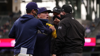 SEE IT: Marty Foster makes one of the worst calls you’ll see all season